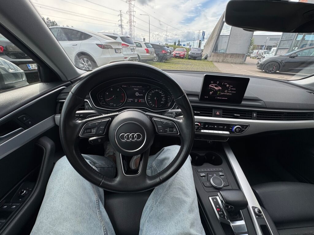 Audi A4 2019 Harmaa