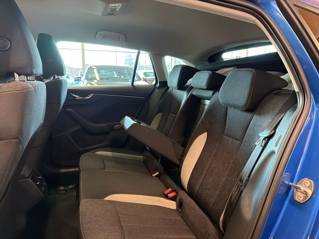 Skoda Scala 2019 Sininen