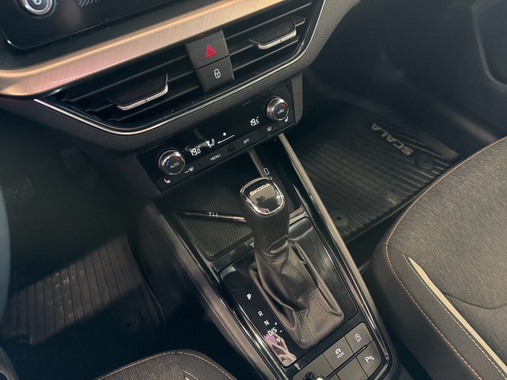 Skoda Scala 2019 Sininen