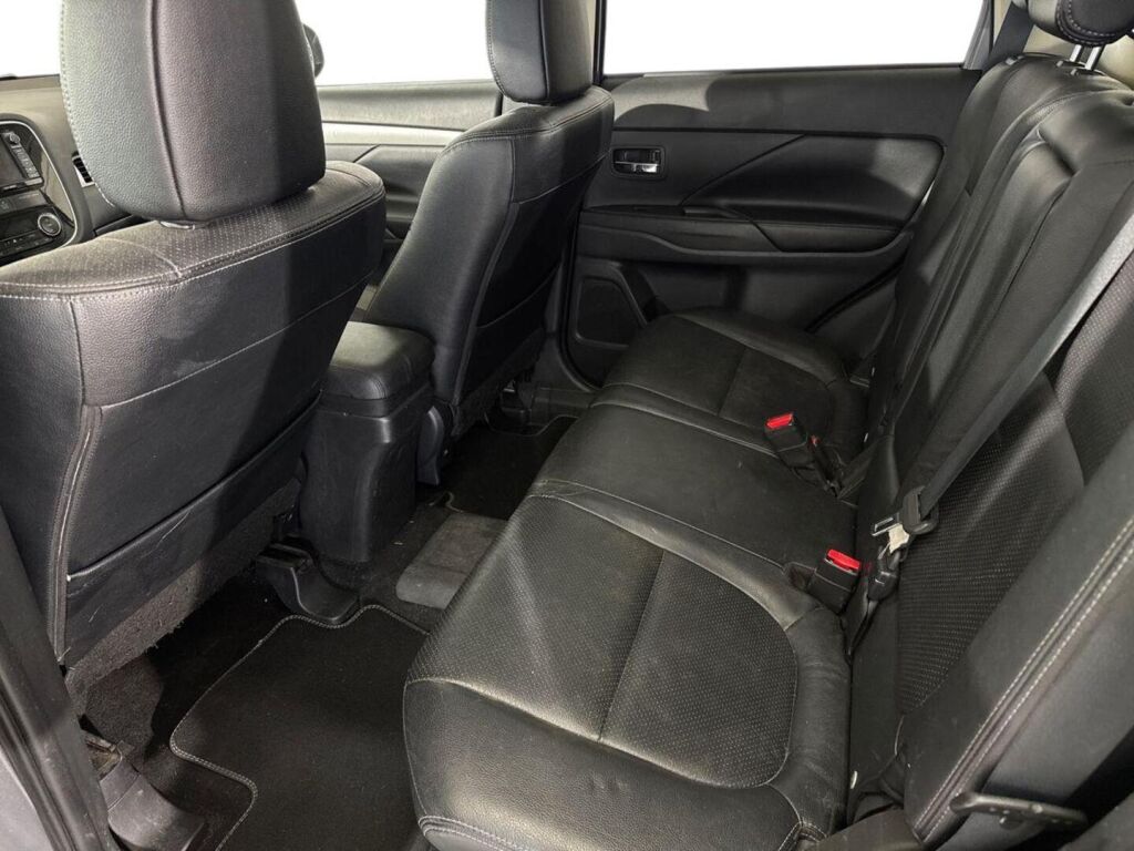 Mitsubishi Outlander PHEV 2014 Harmaa