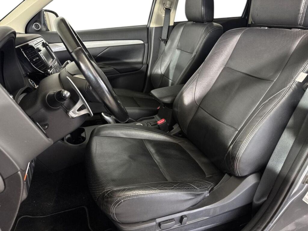 Mitsubishi Outlander PHEV 2014 Harmaa