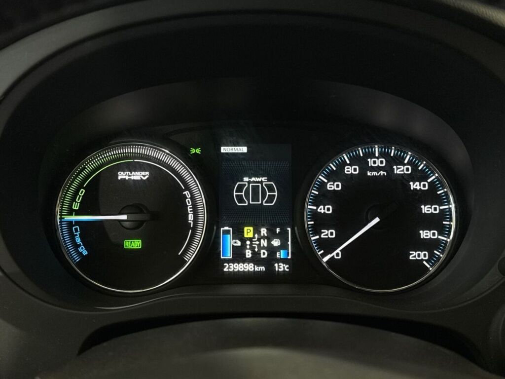 Mitsubishi Outlander PHEV 2014 Harmaa