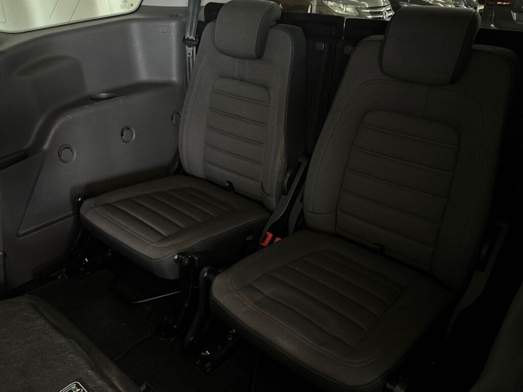 Ford Grand Tourneo Connect 2019 Musta