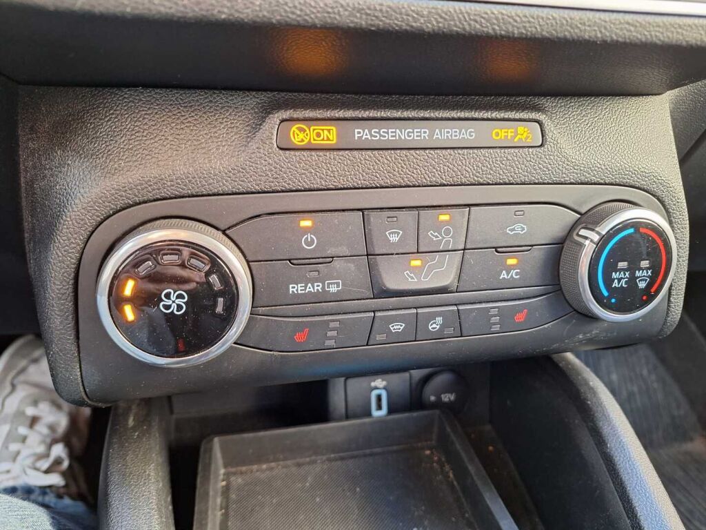 Ford Focus 2020 Sininen