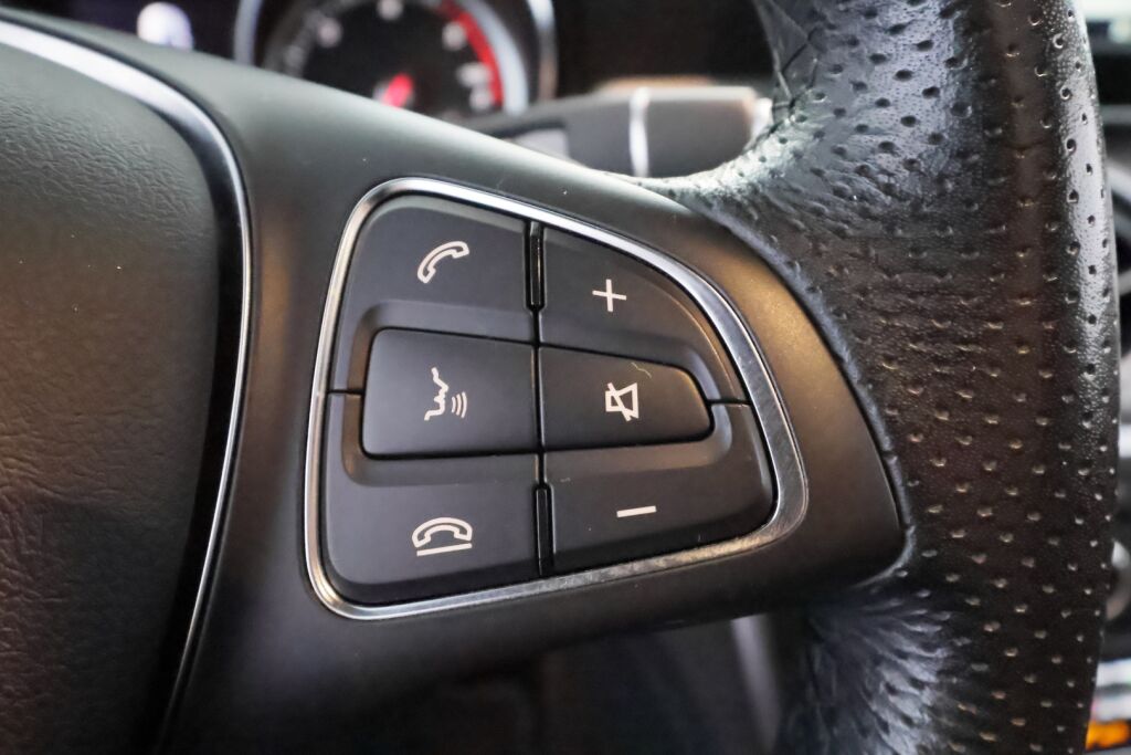 Mercedes-Benz CLA 2017 Musta