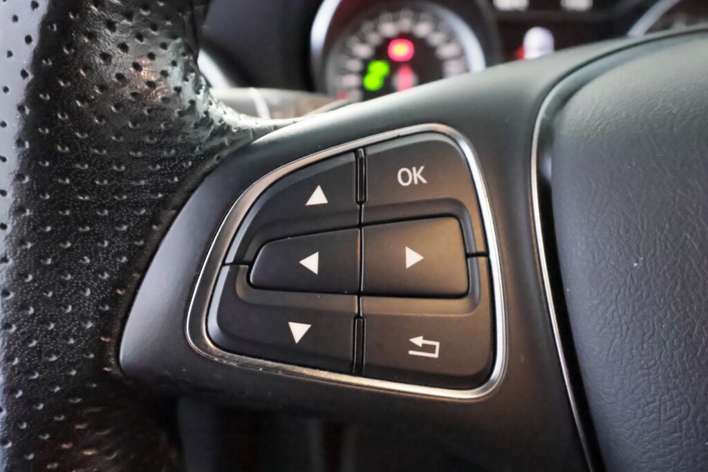 Mercedes-Benz CLA 2017 Musta