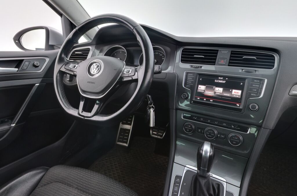 Volkswagen Golf 2016 Valkoinen