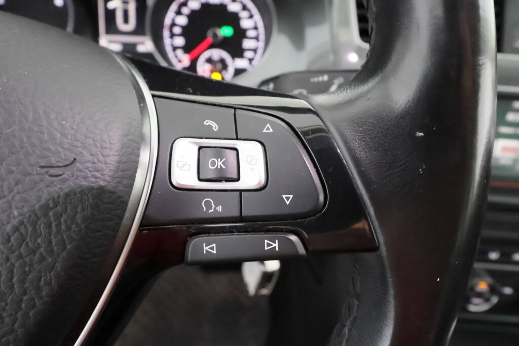 Volkswagen Golf 2016 Valkoinen