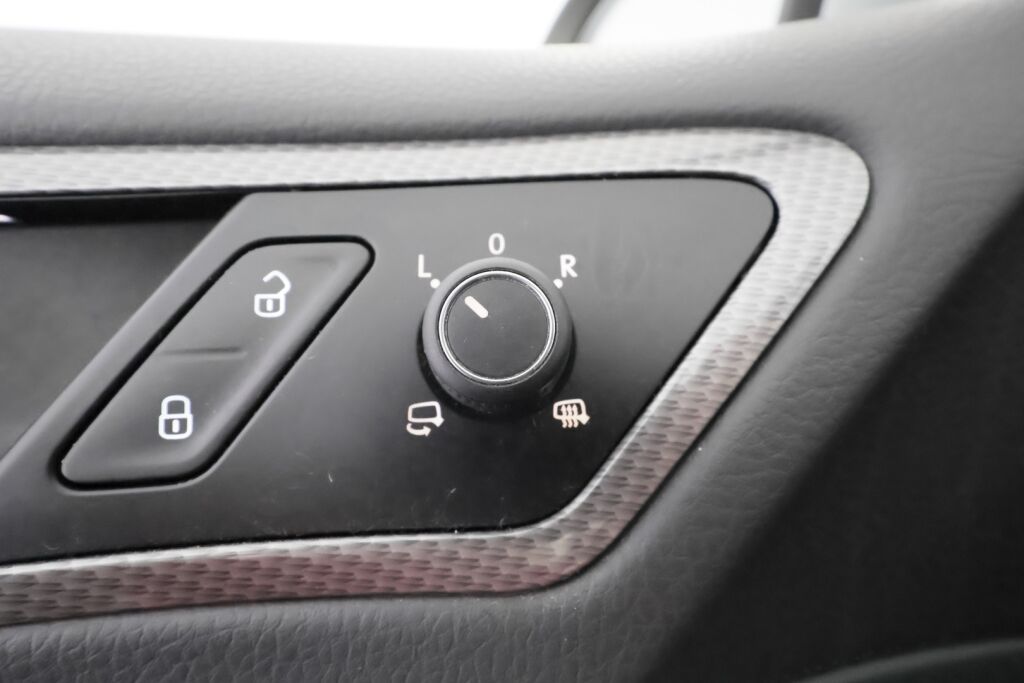 Volkswagen Golf 2016 Valkoinen