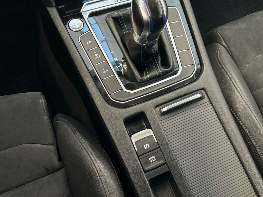 Volkswagen Passat 2016 Valkoinen