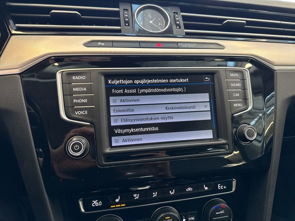 Volkswagen Passat 2016 Valkoinen