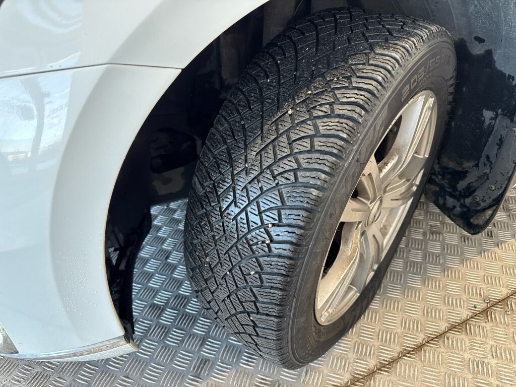 Volkswagen Passat 2016 Valkoinen