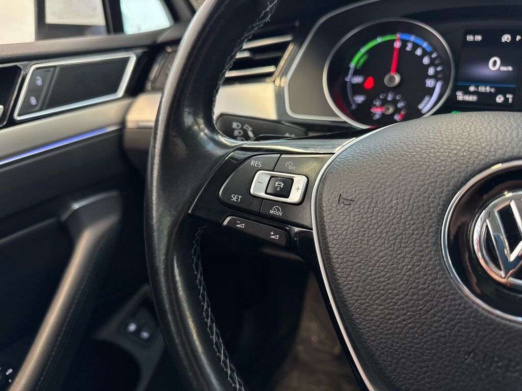 Volkswagen Passat 2016 Valkoinen