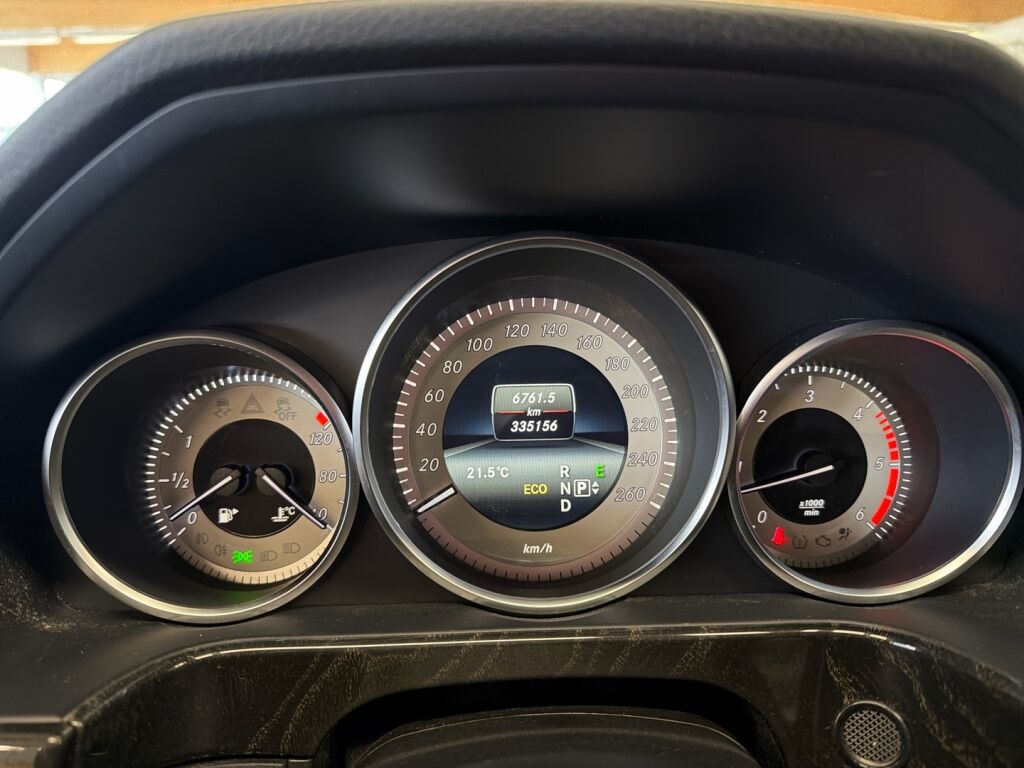 Mercedes-Benz E 2013 Musta