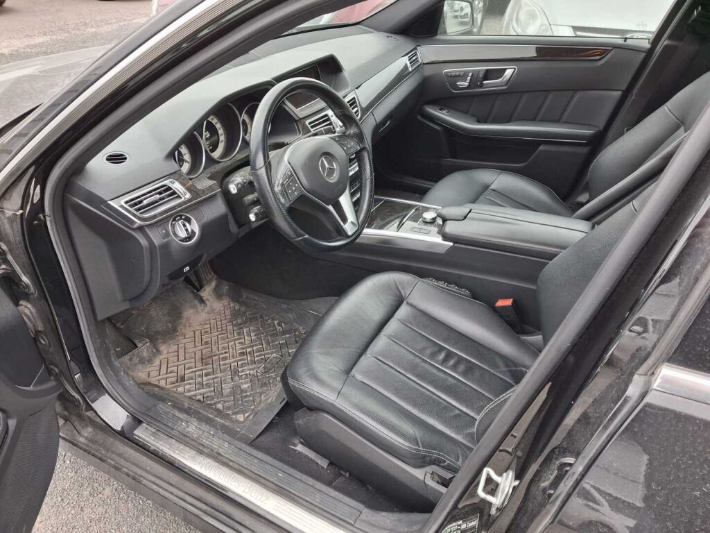Mercedes-Benz E 2013 Musta