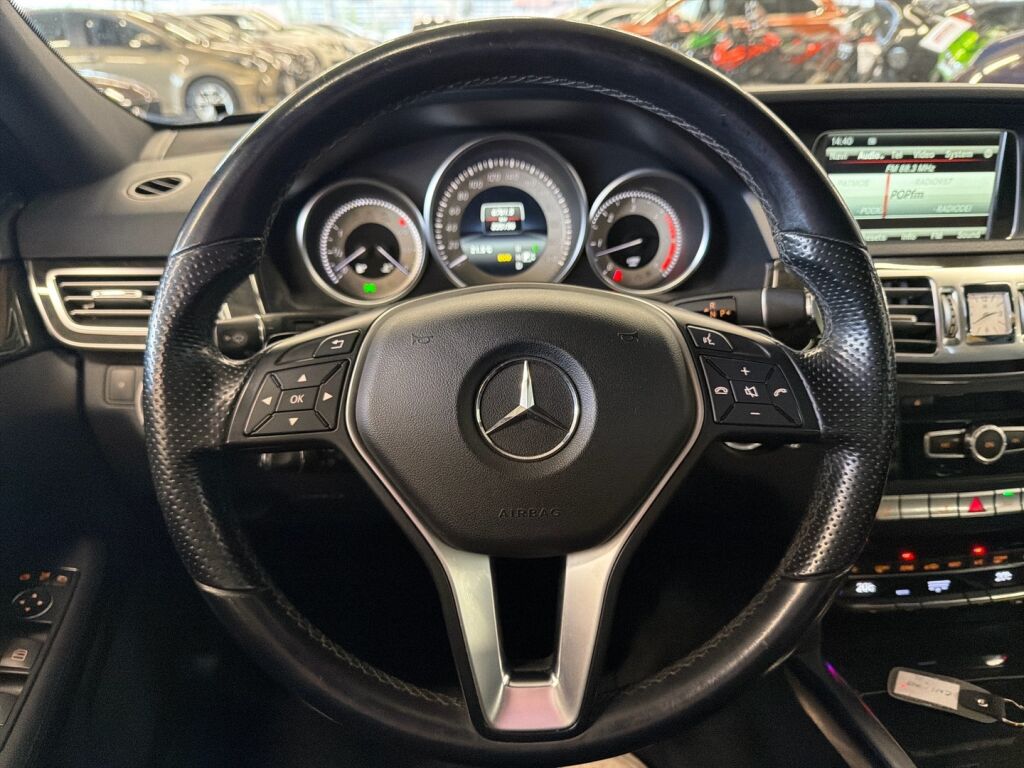 Mercedes-Benz E 2013 Musta