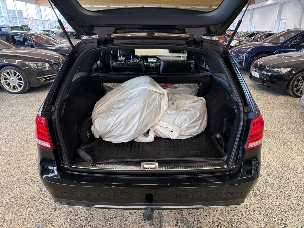 Mercedes-Benz E 2013 Musta