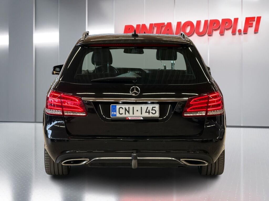Mercedes-Benz E 2013 Musta