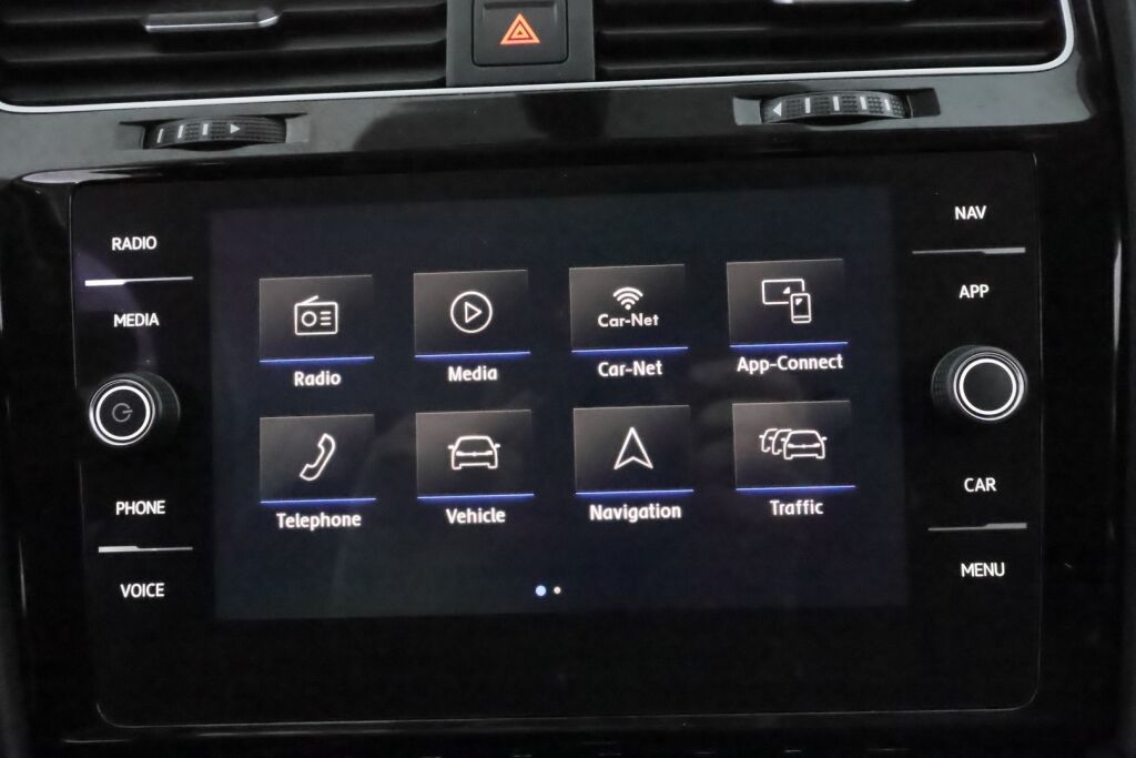 Volkswagen Golf 2019 Musta