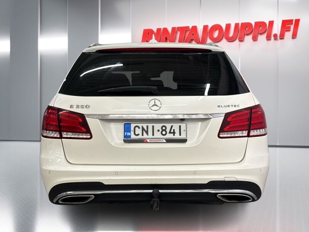 Mercedes-Benz E 2015 Met.helmiäisvalkoinen