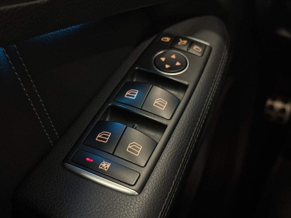 Mercedes-Benz E 2015 Met.helmiäisvalkoinen