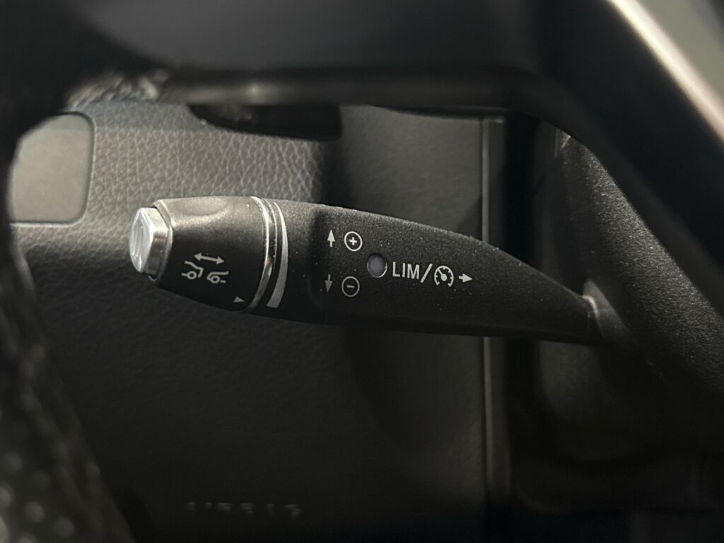 Mercedes-Benz E 2015 Met.helmiäisvalkoinen