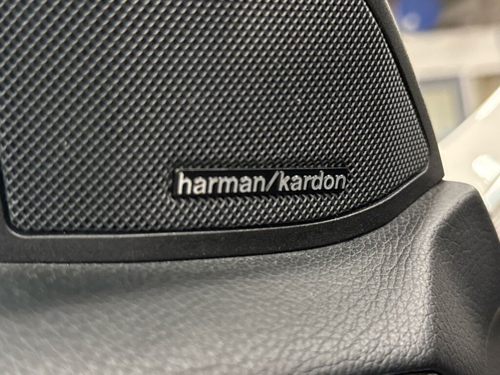 Mercedes-Benz E 2015 Met.helmiäisvalkoinen