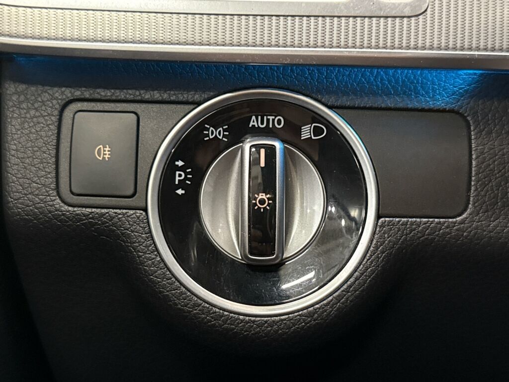 Mercedes-Benz E 2015 Met.helmiäisvalkoinen