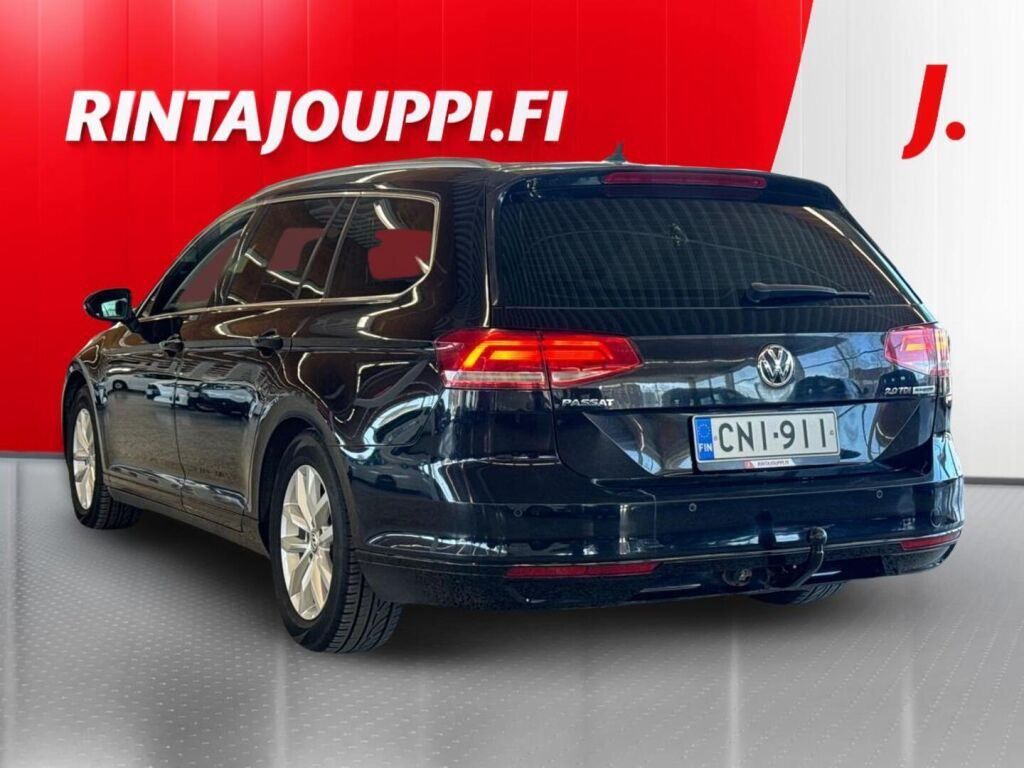 Volkswagen Passat 2015 Musta