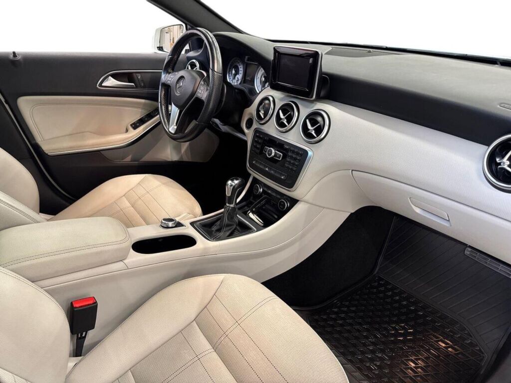 Mercedes-Benz A 2015 Valkoinen
