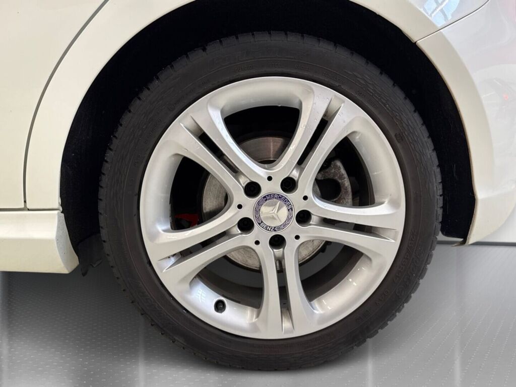 Mercedes-Benz A 2015 Valkoinen
