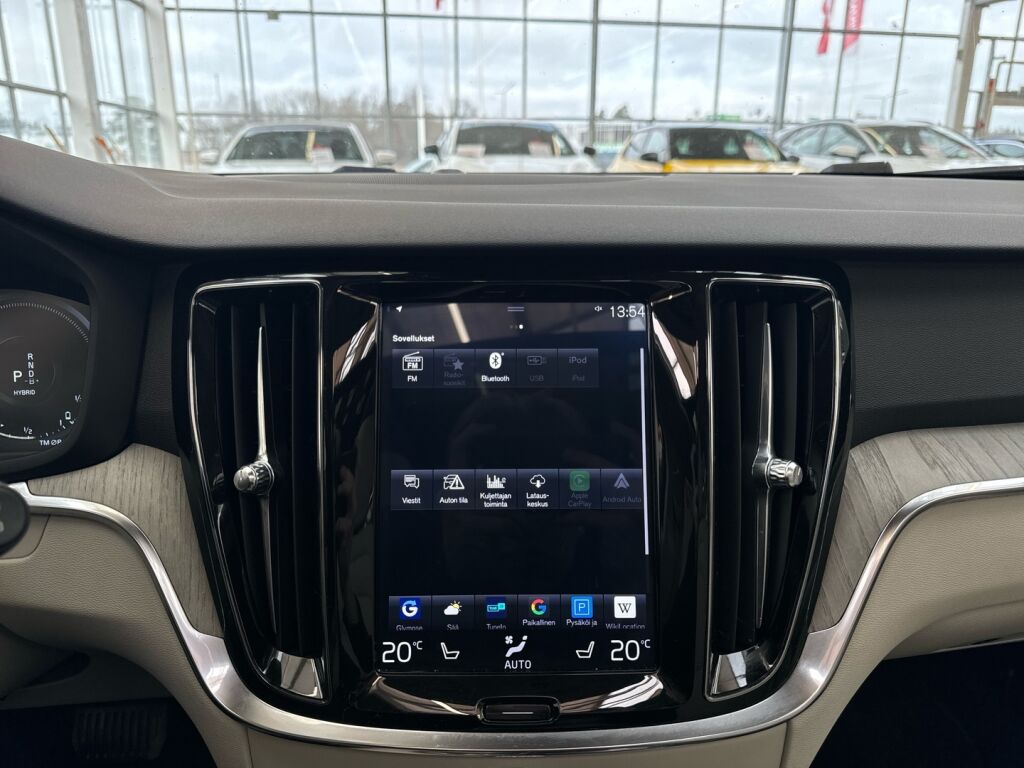 Volvo V60 2019 Valkoinen