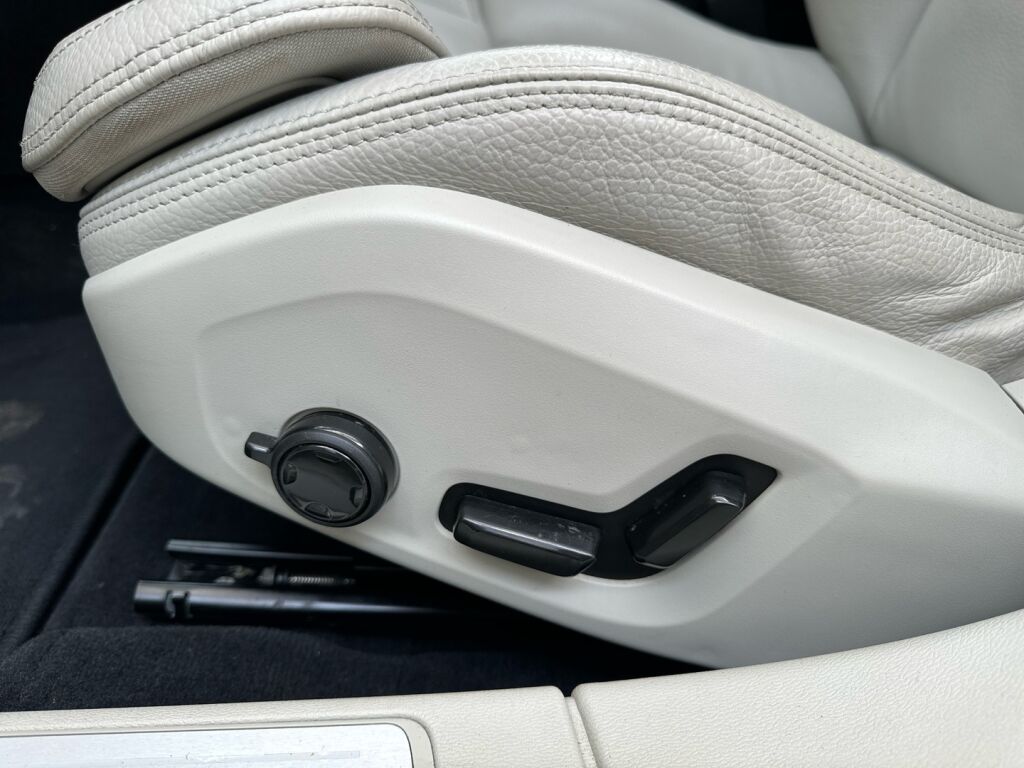 Volvo V60 2019 Valkoinen