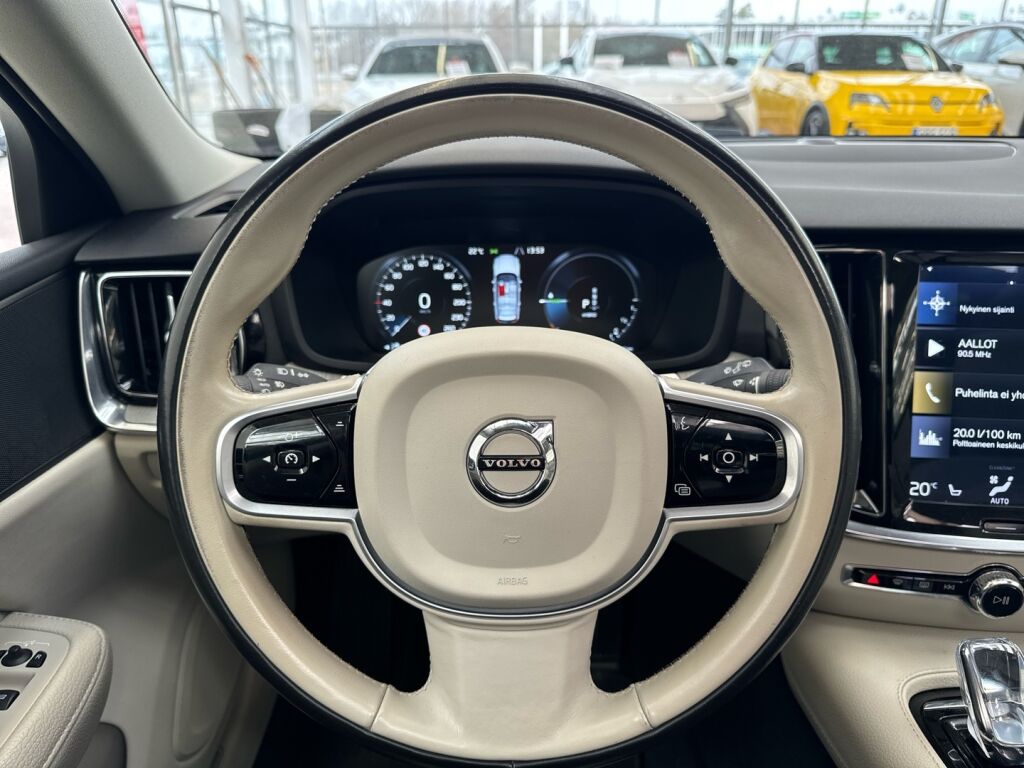 Volvo V60 2019 Valkoinen