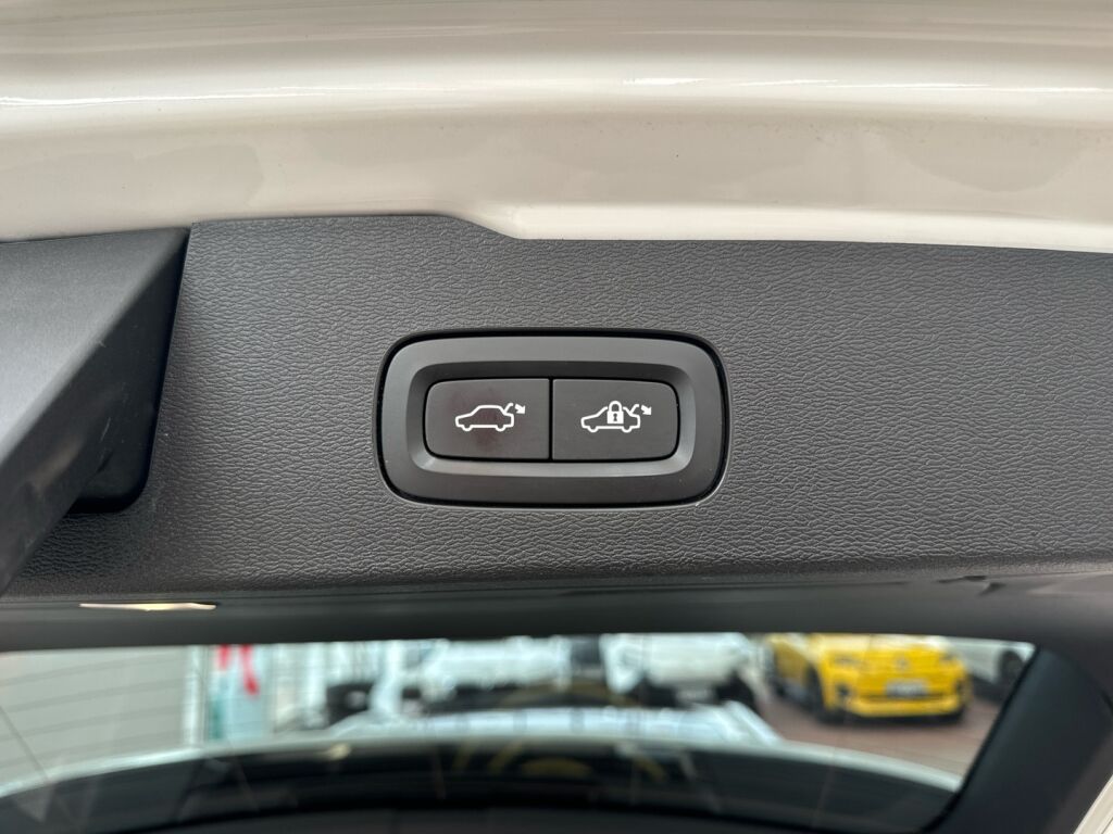 Volvo V60 2019 Valkoinen