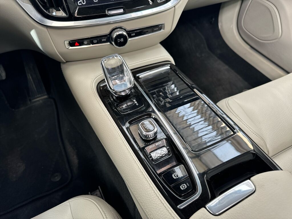 Volvo V60 2019 Valkoinen