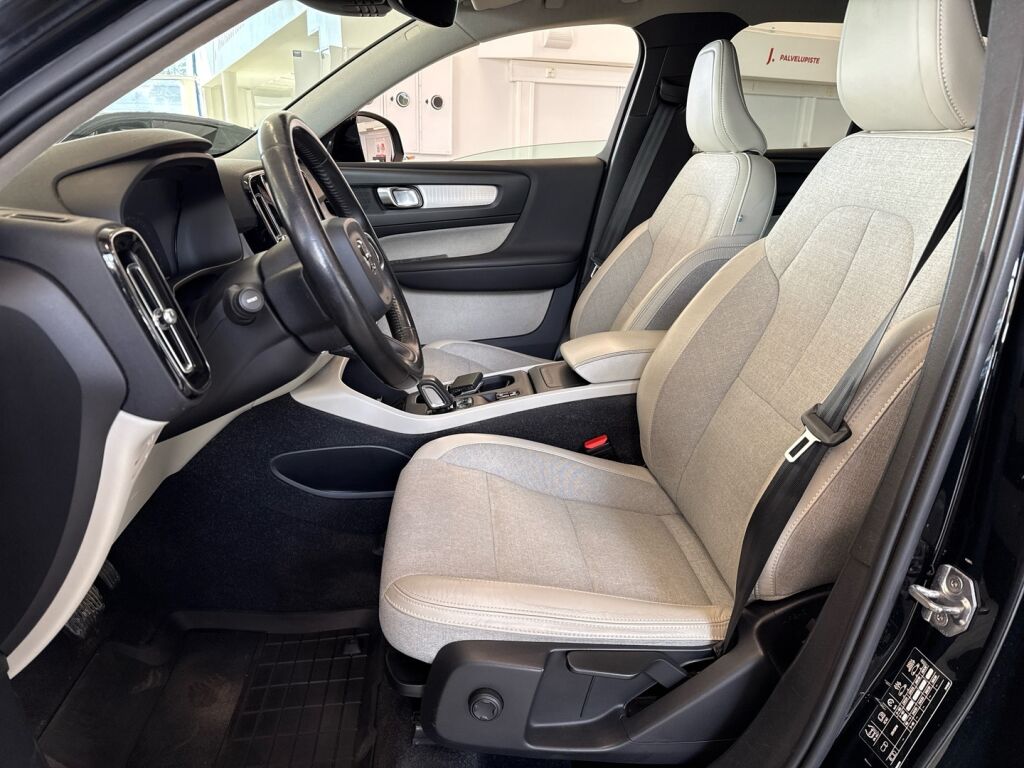 Volvo XC40 2019 Musta