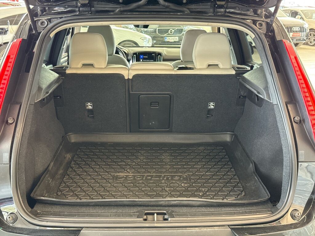 Volvo XC40 2019 Musta