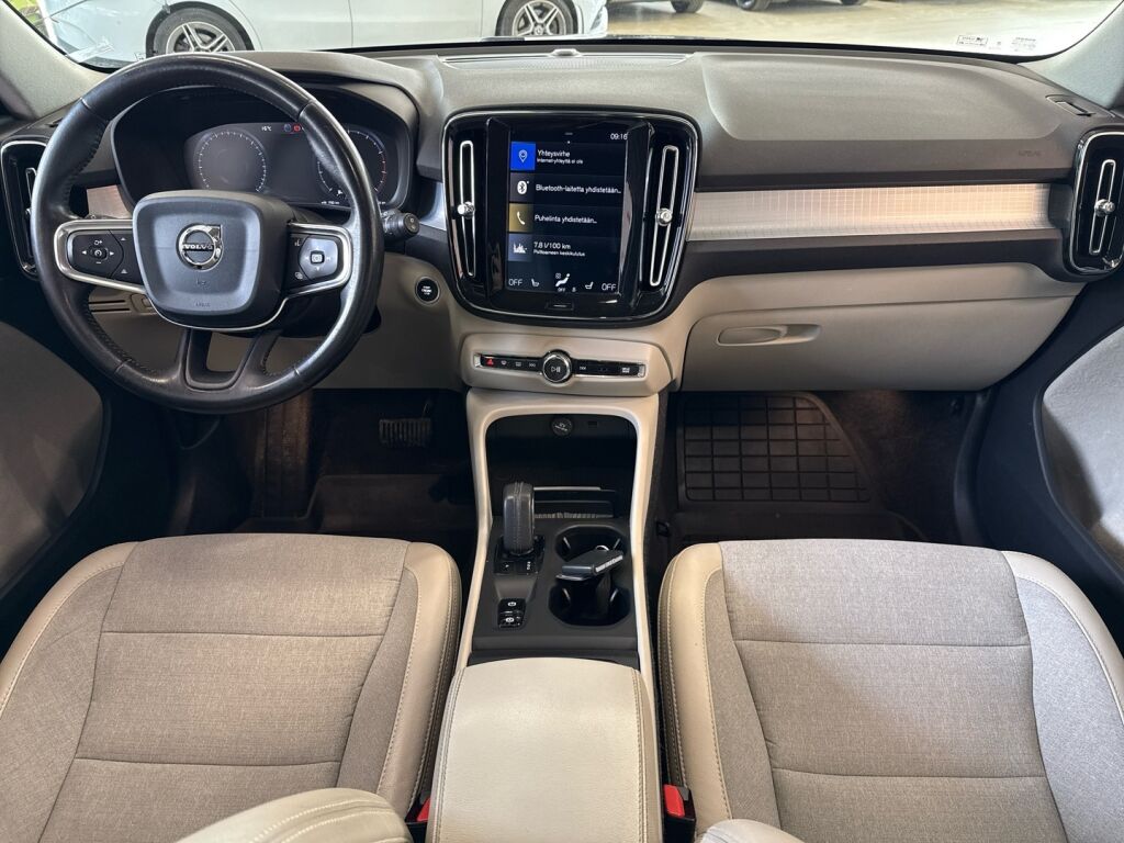 Volvo XC40 2019 Musta
