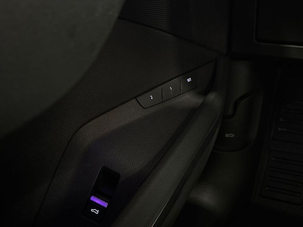 Audi e-tron 2019 Sininen