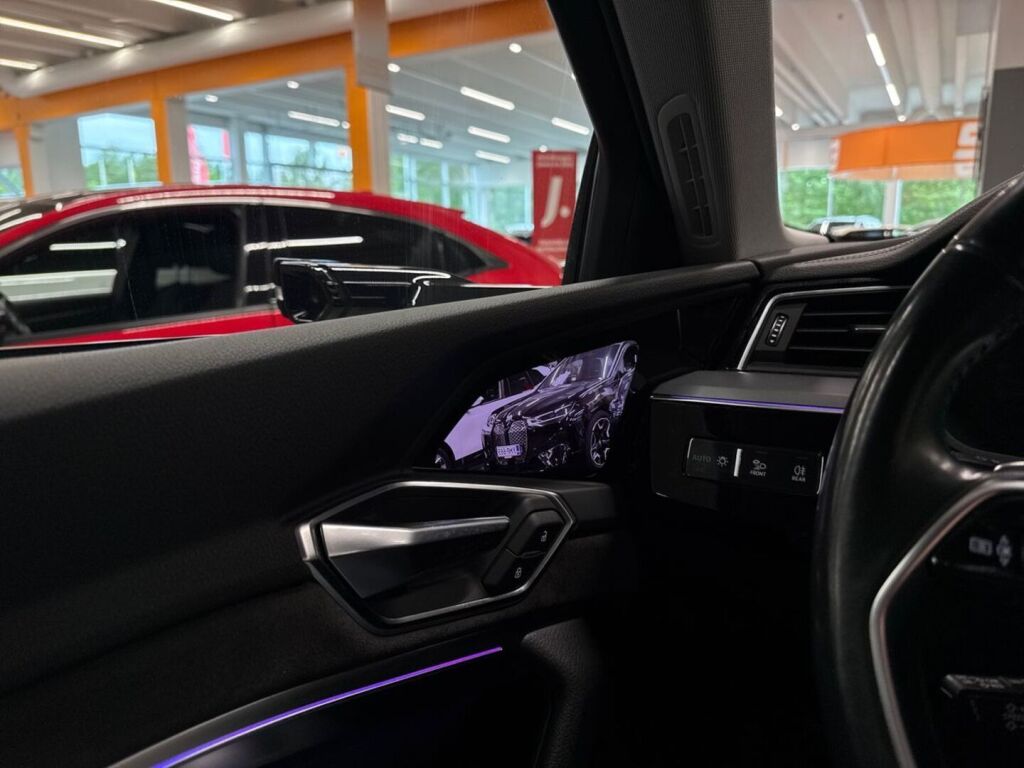 Audi e-tron 2019 Sininen