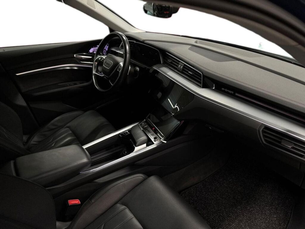 Audi e-tron 2019 Sininen