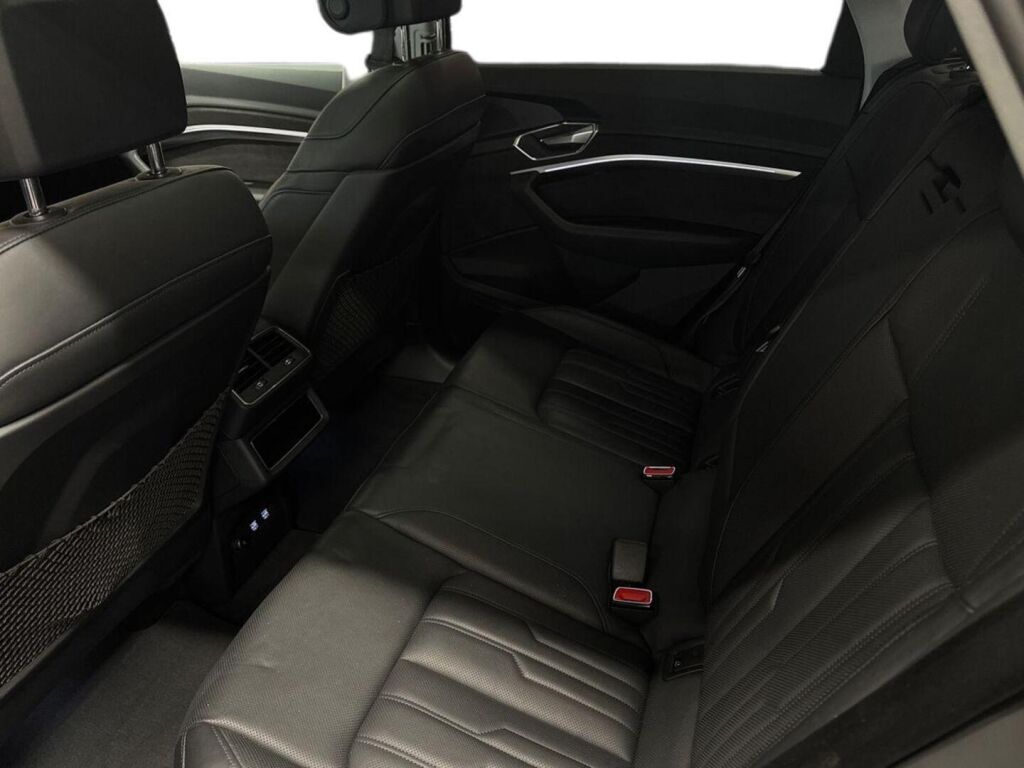 Audi e-tron 2019 Sininen