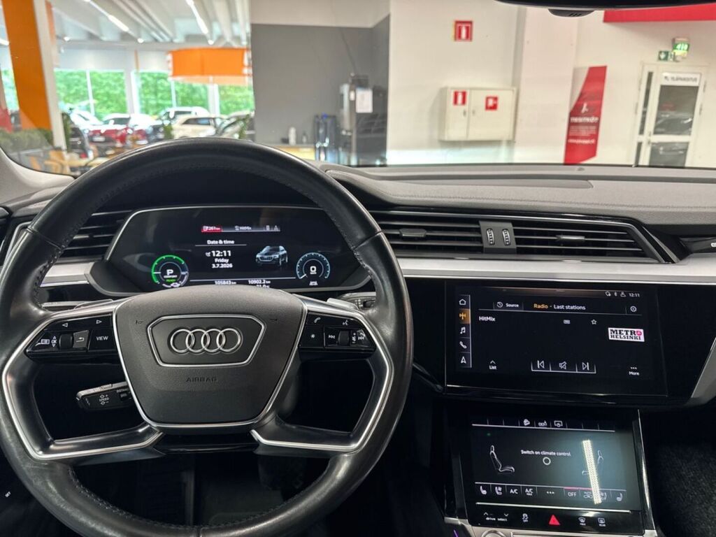 Audi e-tron 2019 Sininen