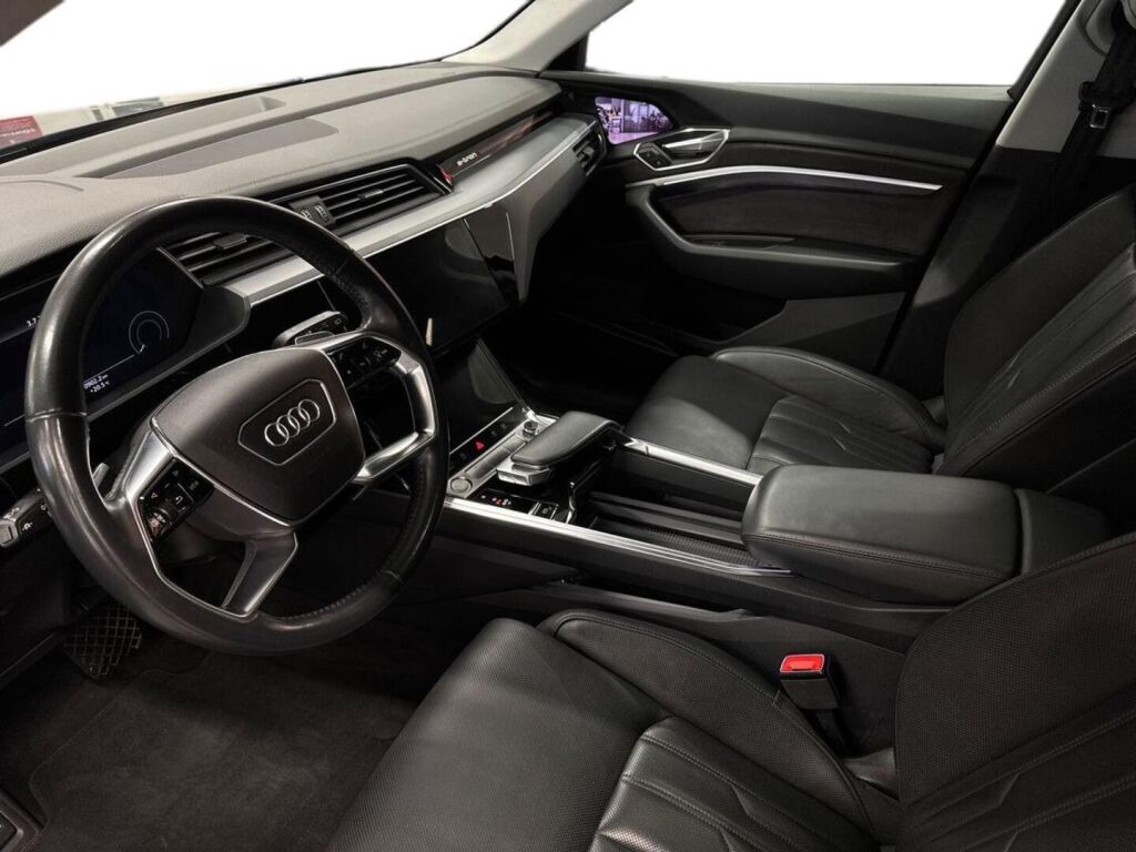 Audi e-tron 2019 Sininen