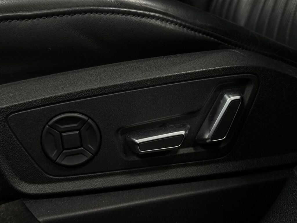 Audi e-tron 2019 Sininen