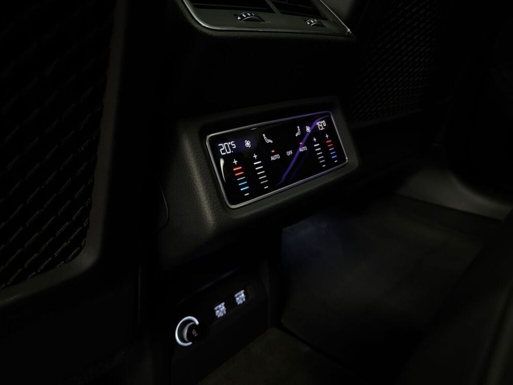 Audi e-tron 2019 Sininen
