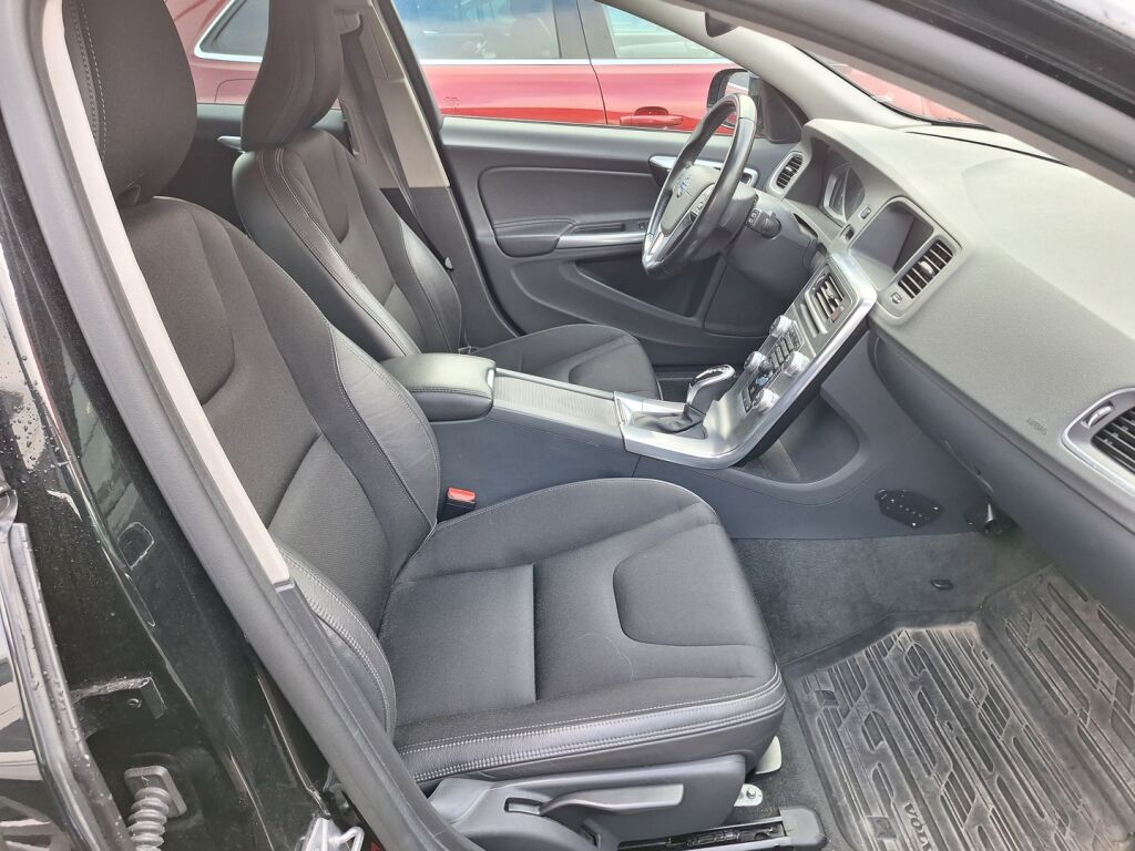 Volvo V60 Cross Country 2015 Musta