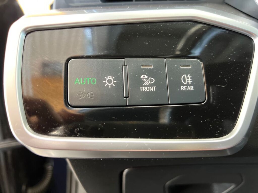 Audi A6 2019 Sininen