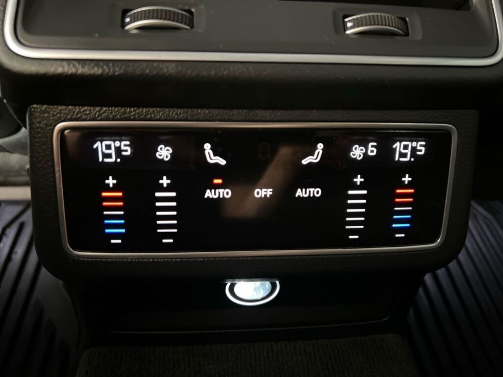 Audi A6 2019 Sininen